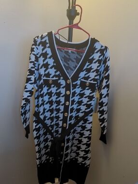 Long Black & White Houndstooth Button-Front Cardigan